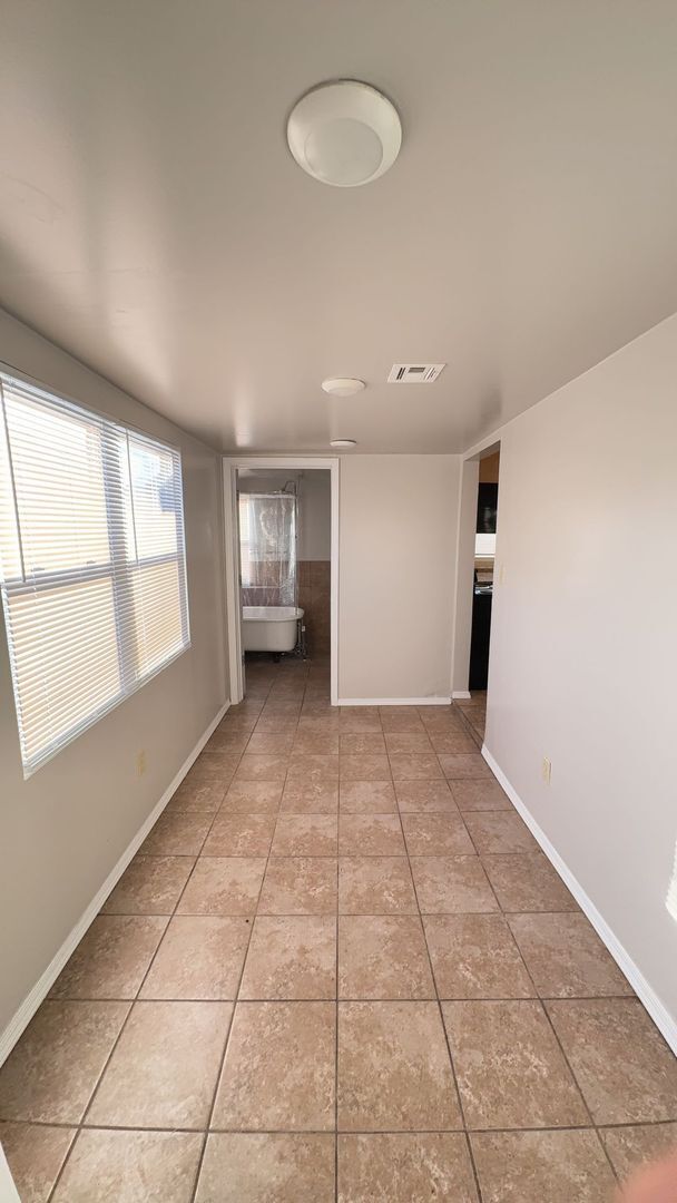 Photo - 415 Kenwood Blvd