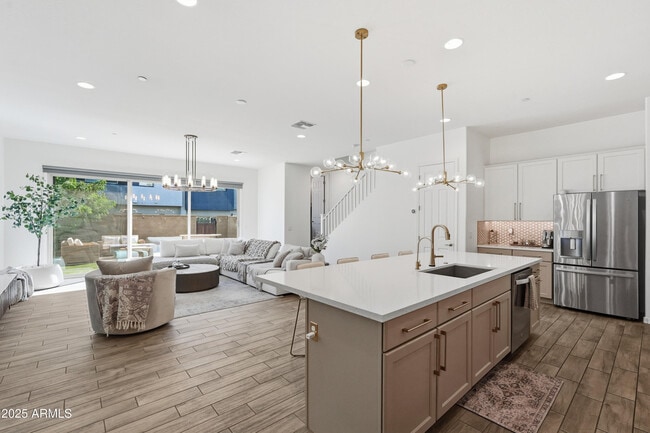 Photo - 1973 W Kinfield Trail