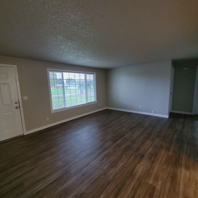 BOY 4370/4380 WA Apartment Unit 4370 NE Waverly Dr Albany, OR