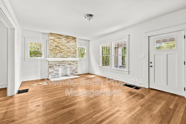 Photo - 1705 Steiner Ave SW