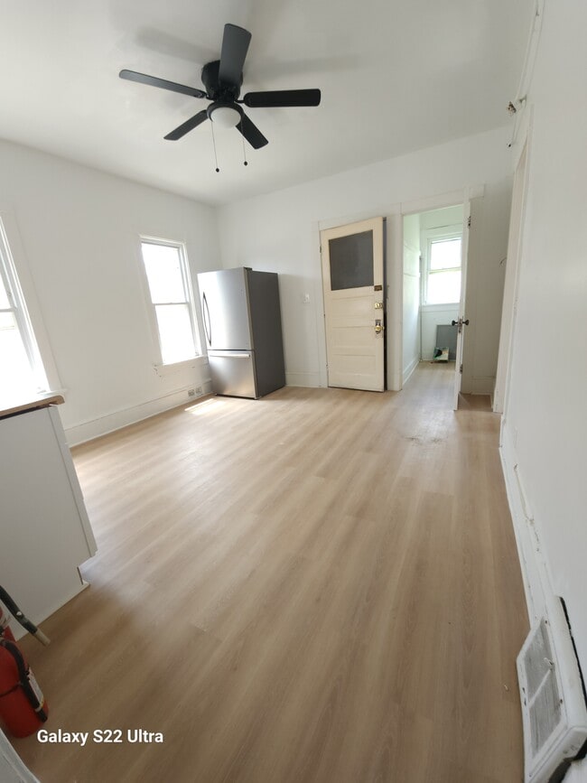 Kitchen - 3805 N 20th St