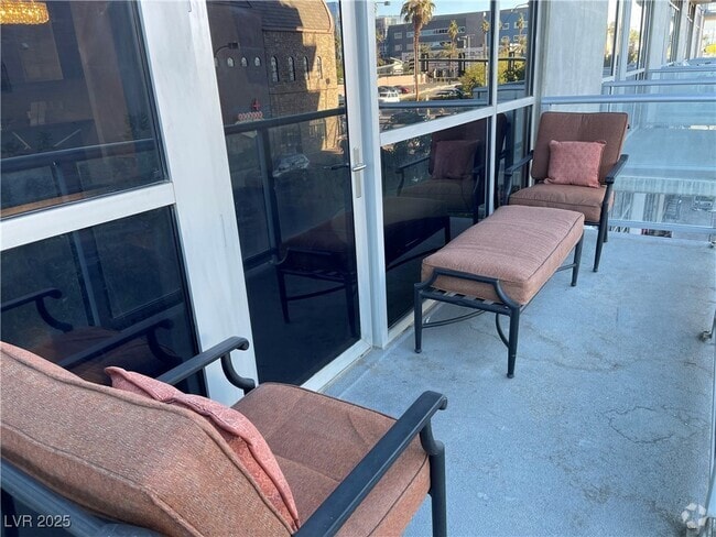 Building Photo - 353 E Bonneville Ave Unit 205 Rental