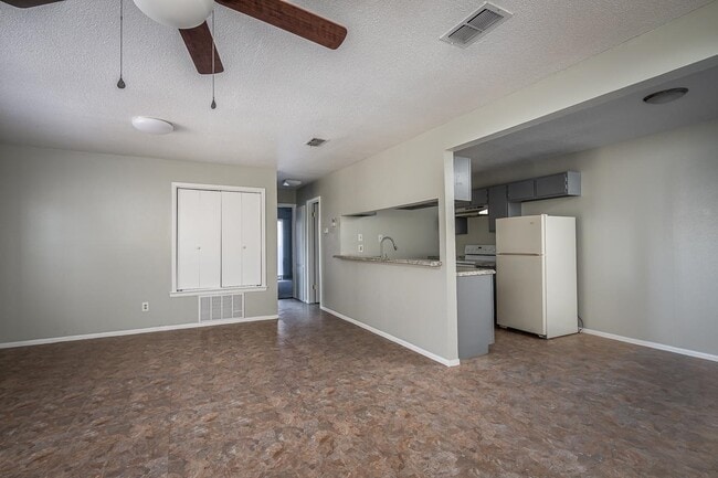Photo - 107 Shannon Cir