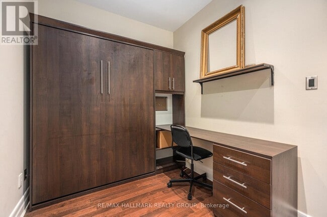 Photo - 327 Breezehill Ave S Unit 205