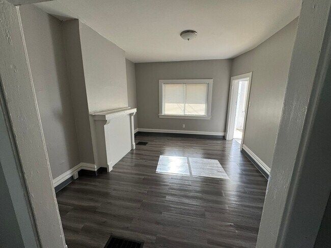 Photo - 7317 Woodlawn Ave