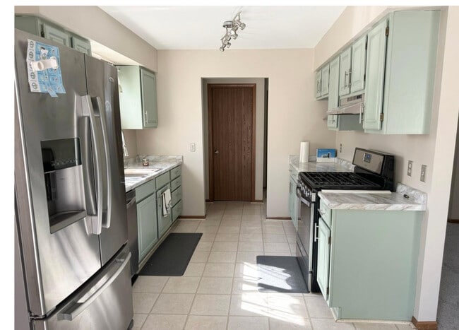 Photo - 405 E Elm St