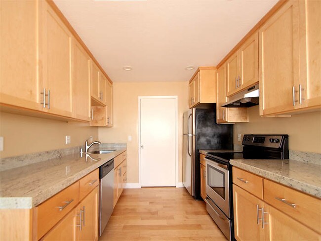 Photo - Crystal Lake Apartments