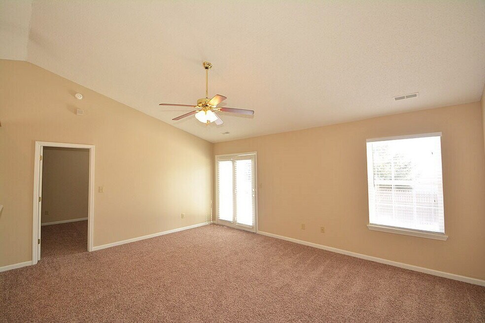 17373 Austrian Pine Wy