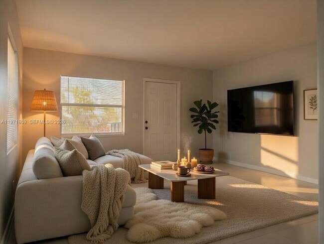 Photo - 35 NE 13th St Unidad 1-2