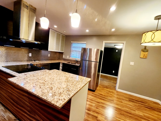 Photo - 539 82nd Ave N