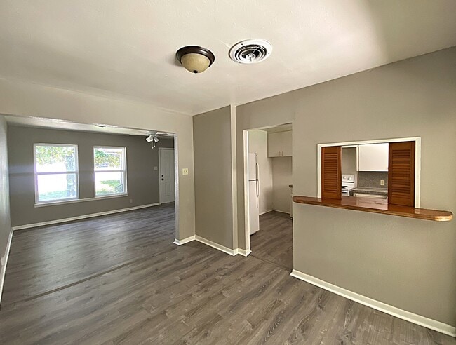 Photo - 2306 Poage Ave