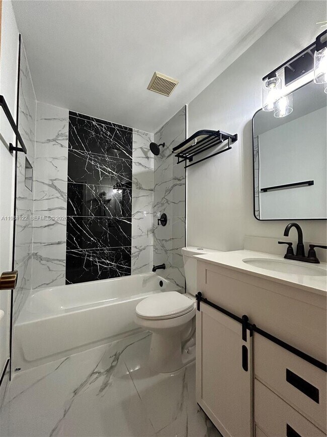 Photo - 10818 SW 72nd St