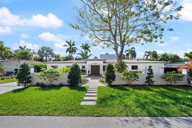 Photo - 2600 Yacht Club Blvd House