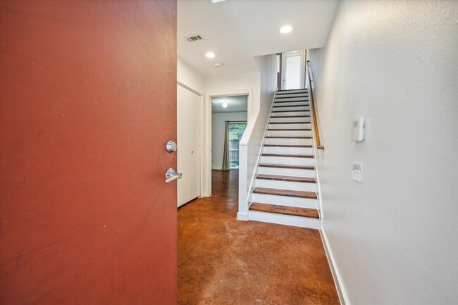 Photo - 6947 Ardmore St
