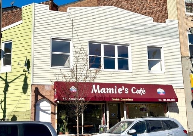 Building Photo - 611 Summit Ave Unit 2