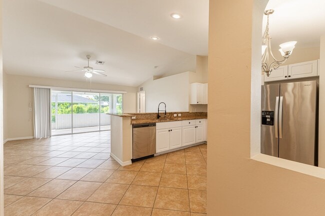 Photo - 3/2 Single Family home freshly painted interior and exterior