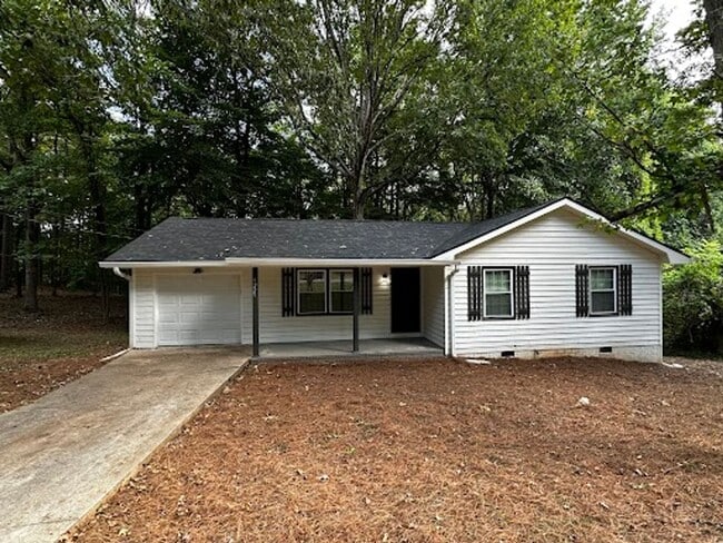 Building Photo - 3 Bed and 2 Bath in Covington, GA!