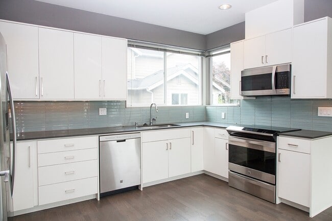 Photo - West Seattle Townhouse