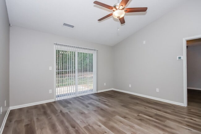 Photo - 1641 Galesburg St