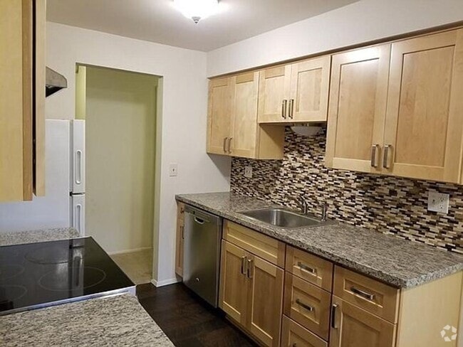 Building Photo - Great Lake Sammamish condo