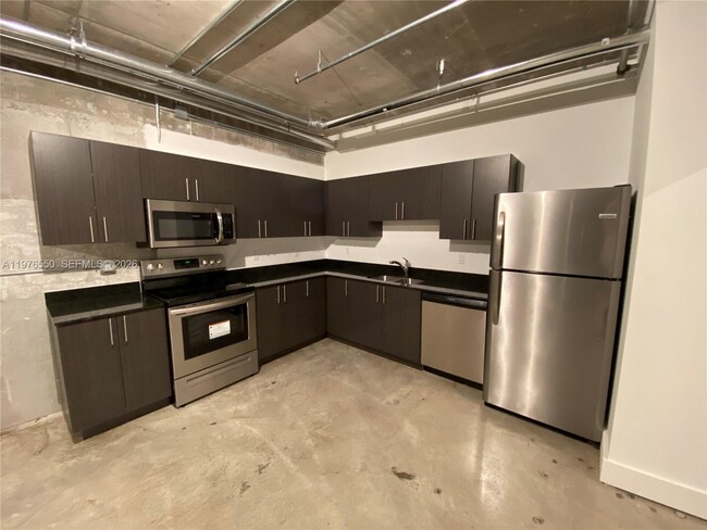 Photo - 1749 NE Miami Ct Unidad 505