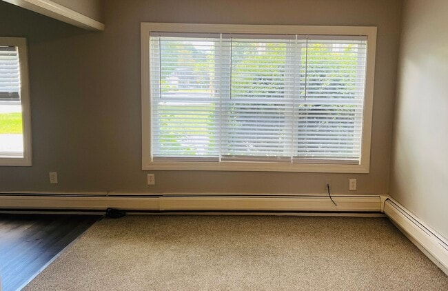 Photo - 169-171 Bank Unit 171 1/2