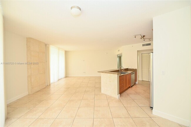 Photo - 55 Merrick Way Unidad 723