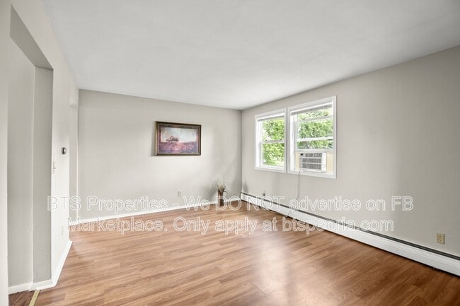 Photo - 305 N Pleasant View St