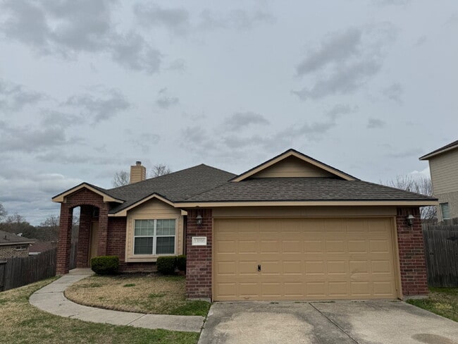 Photo - Enjoy living in this single story 3 bedroom+office that has a closet so it could be a 4th bedroom...