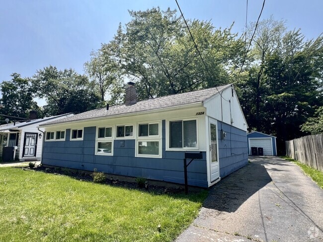 Building Photo - 1324 Clifton Ave Rental