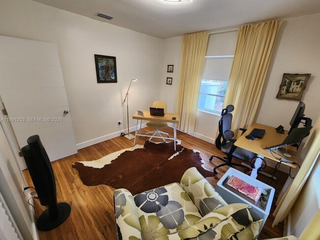 Photo - 831 Plover Ave