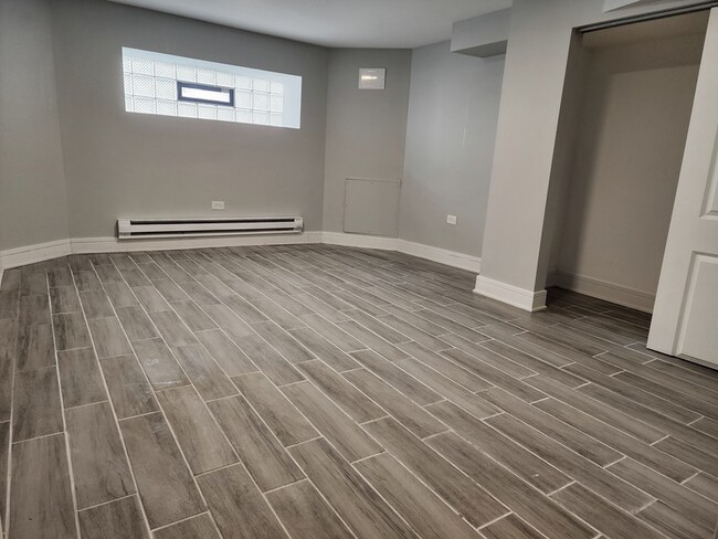 8046 S Hermitage Ave Unit GRD