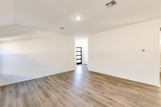 Photo - 318 Canley Lp