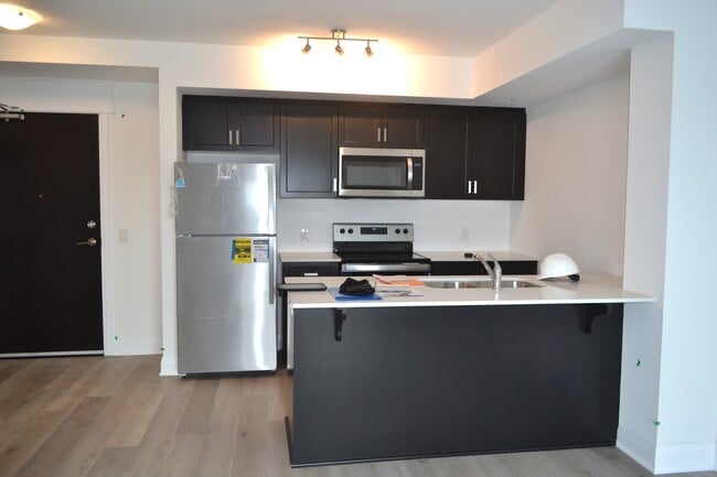 Building Photo - 1936 Rymal Rd E Unit 218