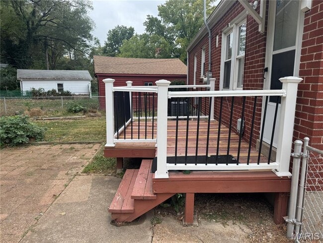 Photo - 840 Pershall Rd