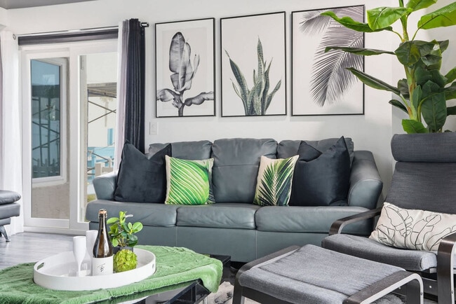 Photo - 8743 Thomas Dr Unidad SI ID1354896P