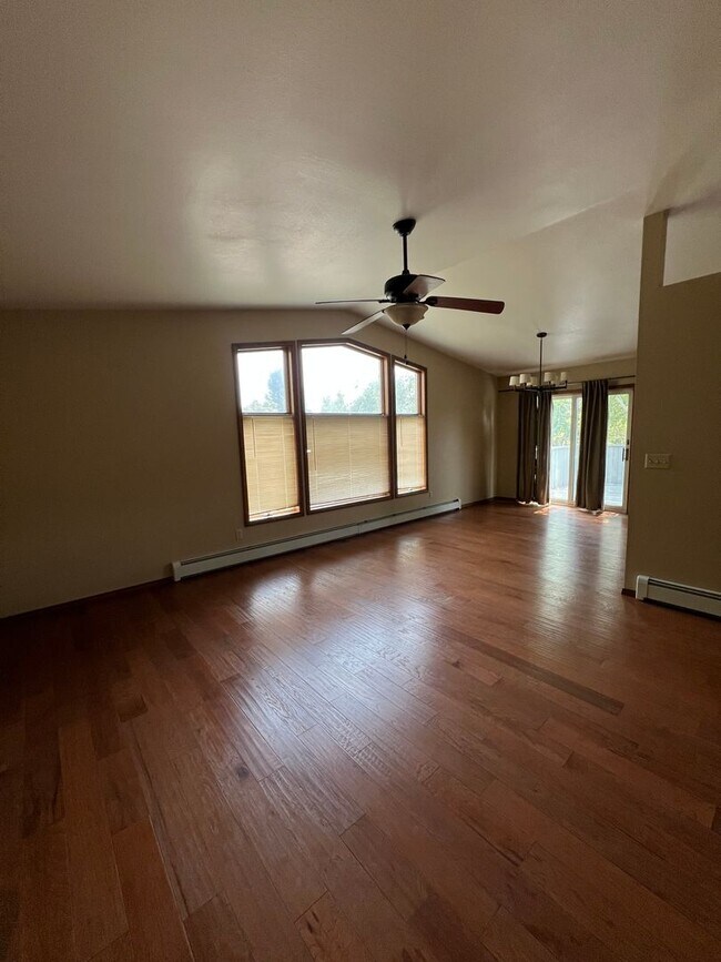 4090 Bobcat Dr