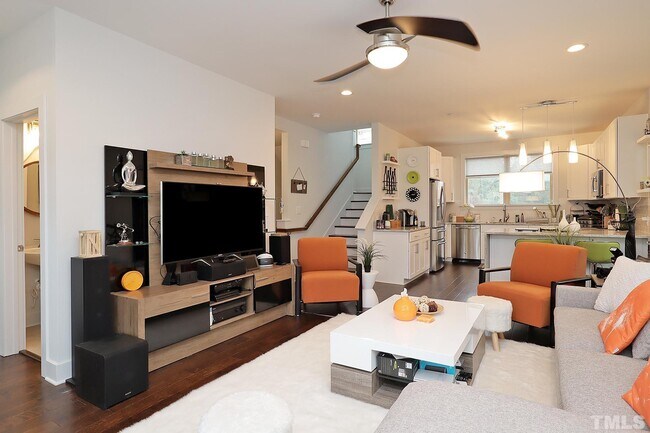 Photo - 1221 Twin Branches Way