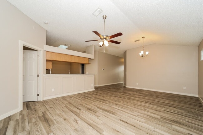 Photo - 1120 Creeks Ridge Rd