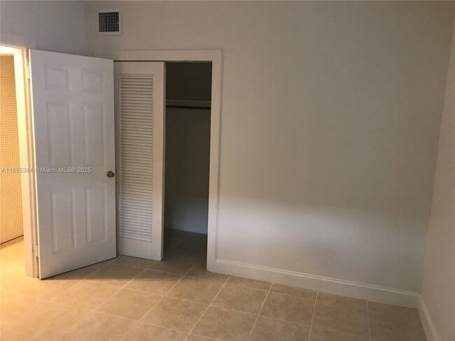 Photo - 757 NE 127th St Unit B