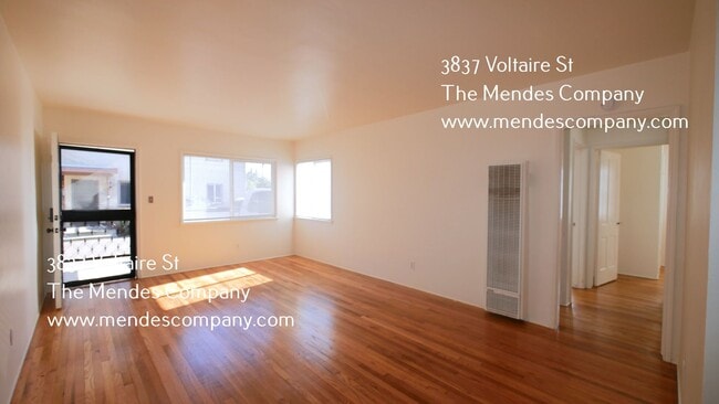 Photo - 3837 Voltaire St