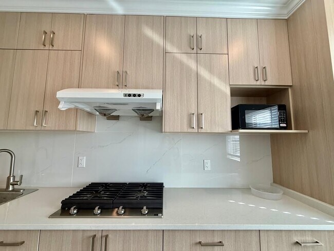 Photo - 1538 61st Av E Unit 2