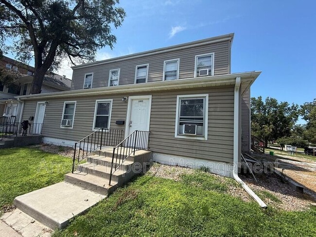 Building Photo - 1005 S 17th St Rental