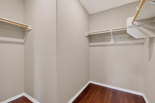 Photo - Executive 2 story Town house 4 Bedroom 3 b...