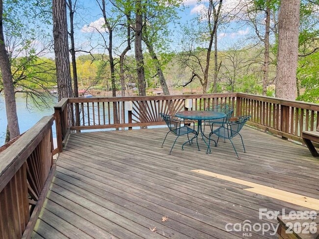 Photo - 232 Hermance Ln