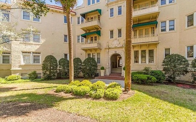 Photo - 2068 Walton Wy