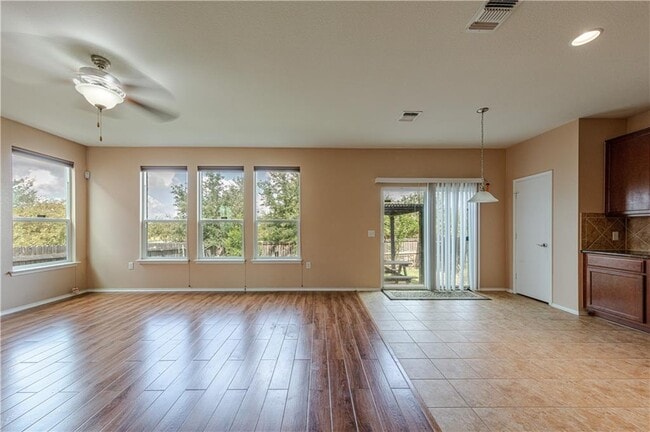 Photo - 6716 Glebe Path