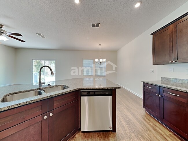 Photo - 220 W Jayce Wy