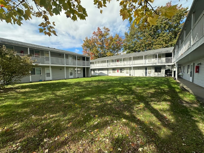 Building Photo - 516 Massillon Rd Unit 9