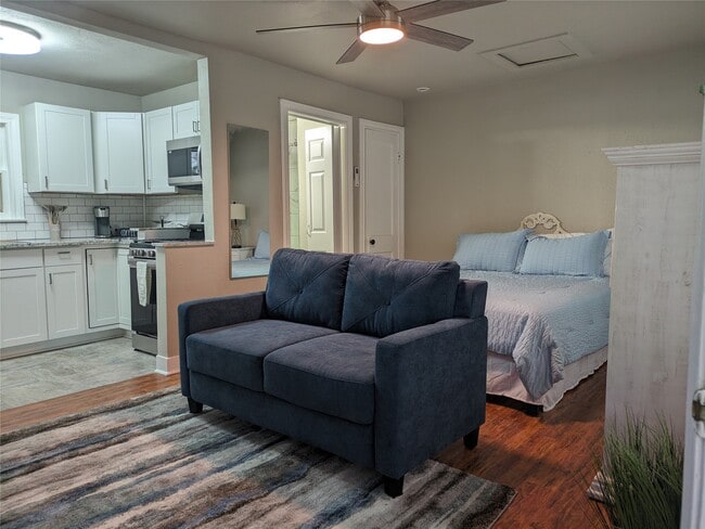 Photo - 418 Waco Ave